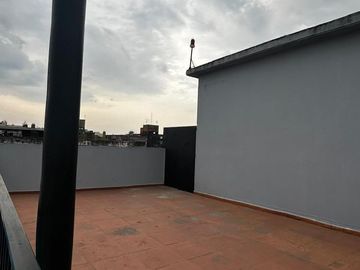 Departamento en  venta. 2D en Laprida al 100