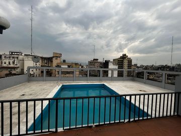 Departamento en  venta. 2D en Laprida al 100