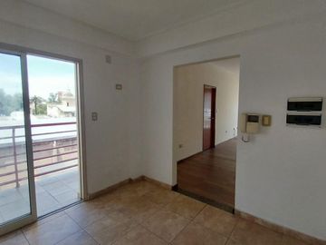 Departamento en  venta. 2D en Laprida al 100