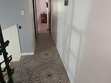 CARAPACHAY -IMPECABLE DÚPLEX DE 4 AMB CON COCHERA Y JARDÍN!!
