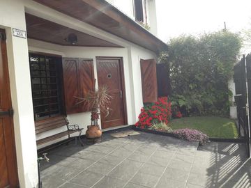 Casa - Burzaco