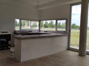 Excelente oportunidad, propiedad a estrenar de 5 ambientes - Pilar del este, Barrio San Sebastian.