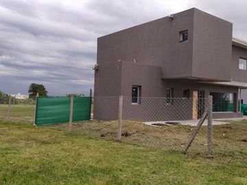 Excelente oportunidad, propiedad a estrenar de 5 ambientes - Pilar del este, Barrio San Sebastian.