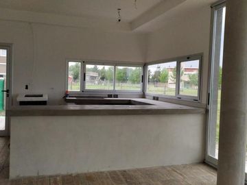 Excelente oportunidad, propiedad a estrenar de 5 ambientes - Pilar del este, Barrio San Sebastian.