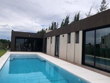 Casa en Barrio Náutico Canal - Villanueva
