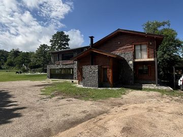 venta casa Villa General Belgrano 4 dormitorios