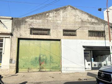Venta Terreno con Galpón Lobos Centro