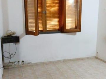 VENTA DE CASA 4 DORMITORIOS 2 BAÑOS EXCELENTE ENTORNO OPORTUNIDAD DE INVERSIÓN