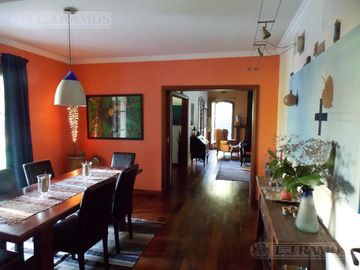 Casa en venta de 6 dormitorios en Lomas de San Isidro
