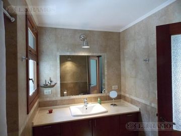 Casa en venta de 6 dormitorios en Lomas de San Isidro