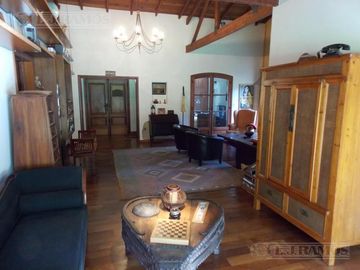 Casa en venta de 6 dormitorios en Lomas de San Isidro