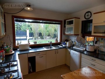 Casa en venta de 6 dormitorios en Lomas de San Isidro