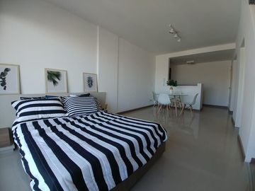 VENTA MONOAMBIENTE/OFICINA CON BALCON SOBRE JB JUSTO Y VERA APTO PROFESIONAL