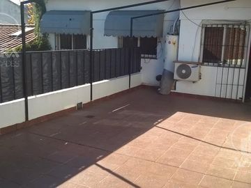 Lindo PH 4 ambientes con terraza y parrilla    local c/baño o cochera p/2autos