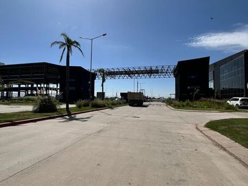 NAVE INDUSTRIAL EN POLO 52 - PARQUE INDUSTRIAL - ALQUILER