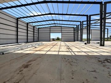 NAVE INDUSTRIAL EN POLO 52 - PARQUE INDUSTRIAL - ALQUILER