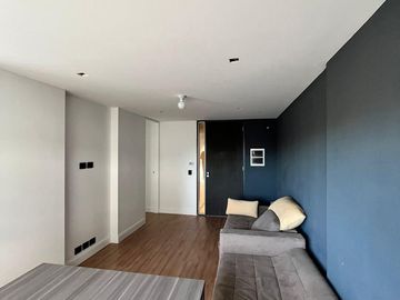 SUMMUM - UN DORMITORIO CON BALCON GRANDE