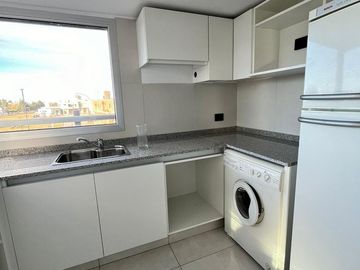 SUMMUM - UN DORMITORIO CON BALCON GRANDE