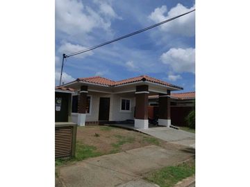 VENDO CASA EN COUNTRY VILLAGE LA VILLA DE LOS SANTOS