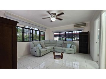 SE VENDE CASA EN LA  ALAMEDA