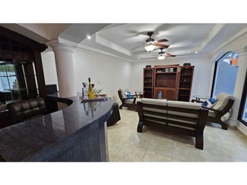 SE VENDE CASA EN LA  ALAMEDA