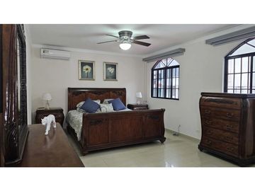 SE VENDE CASA EN LA  ALAMEDA