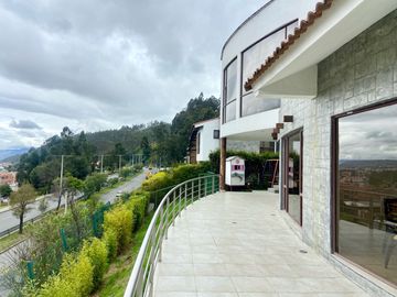 Casa en venta, hermosa vista