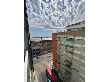VENTA  4 ambientes a la calle con balcón terraza y vista  al mar