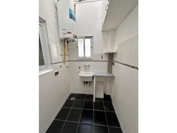 VENTA  4 ambientes a la calle con balcón terraza y vista  al mar