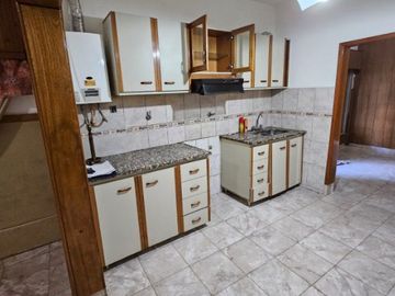 Departamento Tipo Casa en venta en Lanus Oeste