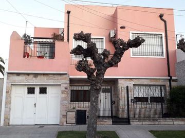 Casa PH en venta en Moron Sur