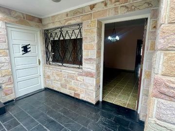 Casa PH en venta en Moron Sur