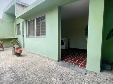 Casa PH en venta en Moron Sur
