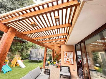 Casa en venta en LA REINA