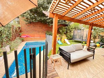 Casa en venta en LA REINA