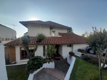 Casa en venta en LA REINA