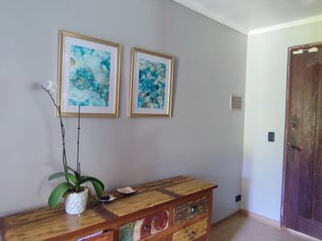 PARCELA CON JARDIN FORMADO, PISCINA Y QUINCHO,SIN REGLAMENTO