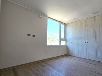 VENDE HERMOSA CASA INDIVIDUAL EN CONDOMINIO EN CHIGUAYANTE.