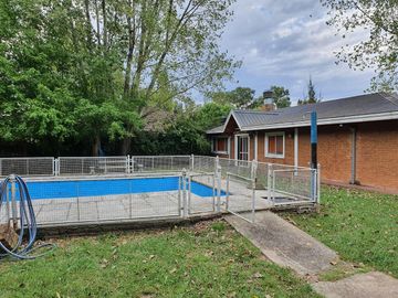 Casa en venta 3 ambientes en Florencio Varela - quincho y pileta