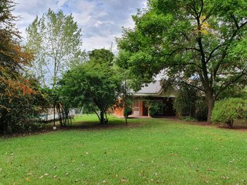 Casa en venta 3 ambientes en Florencio Varela - quincho y pileta