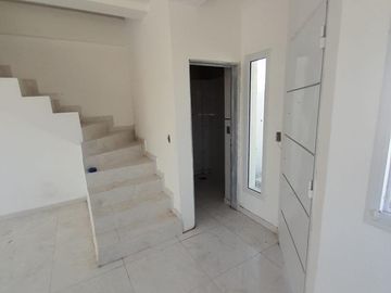VENDE Dúplex  2 dormitorios, B. Los Cerezos II, Plottier