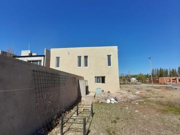 VENDE Dúplex  2 dormitorios, B. Los Cerezos II, Plottier