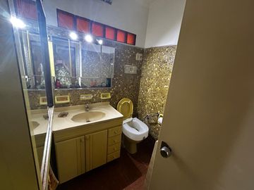 Casa en  Lanus - venta