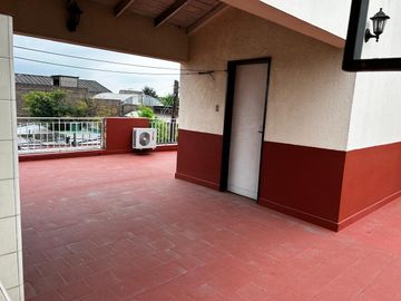 Casa en  Lanus - venta