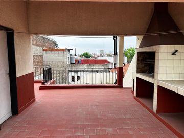 Casa en  Lanus - venta