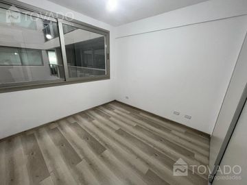 4 Ambientes con Dependencia en el Edificio Liberateur! Full Amenities!