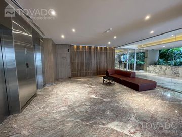 4 Ambientes con Dependencia en el Edificio Liberateur! Full Amenities!