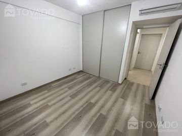 4 Ambientes con Dependencia en el Edificio Liberateur! Full Amenities!