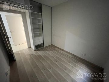 4 Ambientes con Dependencia en el Edificio Liberateur! Full Amenities!