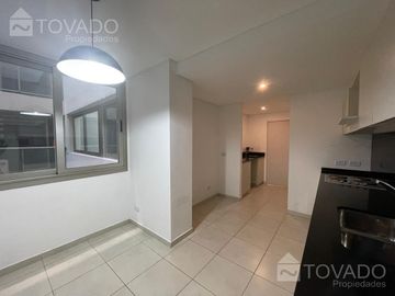 4 Ambientes con Dependencia en el Edificio Liberateur! Full Amenities!